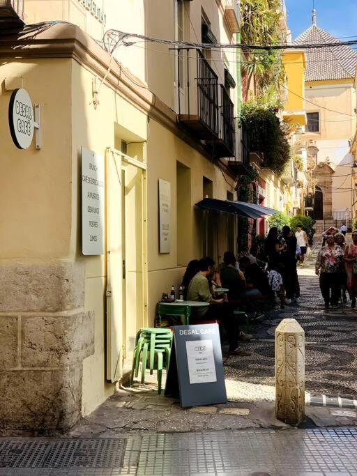 Downtown Flat With 46 Sqm Private Rooftop Terrace Málaga Eksteriør billede
